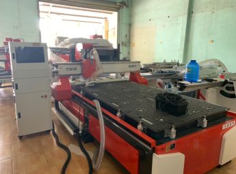 MÁY CẮT CNC 1 ĐẦU BÀN CAO .