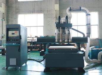 Máy Cắt CNC 4 Đầu Có Bàn Cáp Phôi, Tự Động Lấy Và Trả Phôi