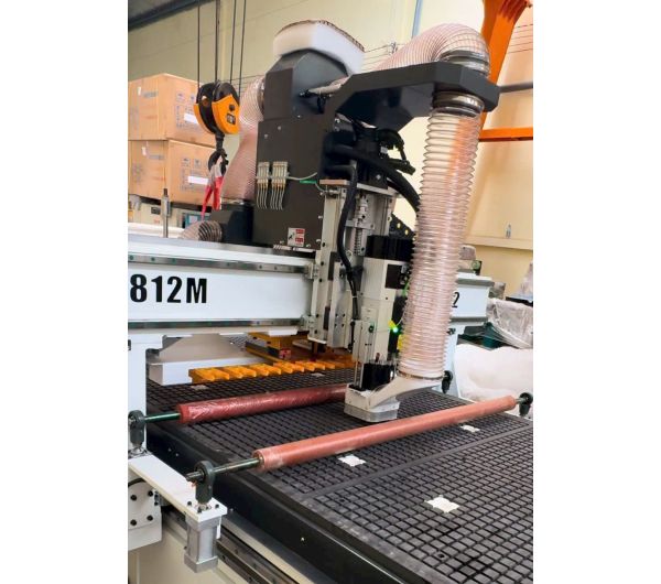 Máy Cắt CNC 1 Đầu Thay Dao Tự Động