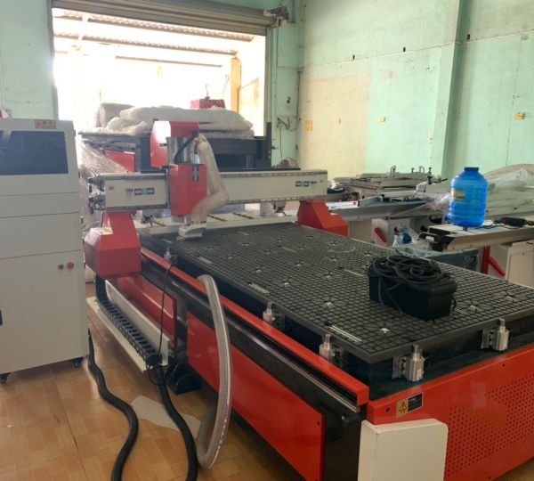 MÁY CẮT CNC 1 ĐẦU BÀN CAO .