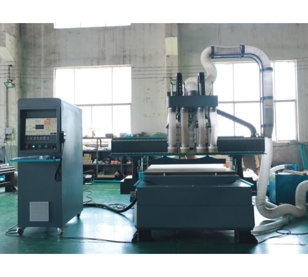 Máy Cắt CNC 4 Đầu Có Bàn Cáp Phôi, Tự Động Lấy Và Trả Phôi
